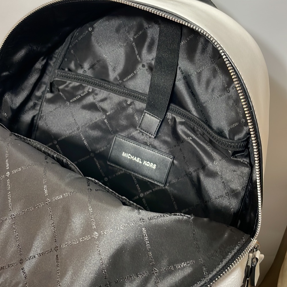 MICHAEL KORS 🌈 MENS Cooper pebble leather Backpack - Picture 8 of 9